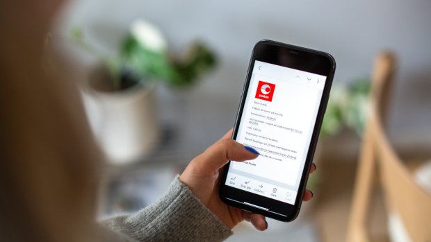 Fraud message on a phone.